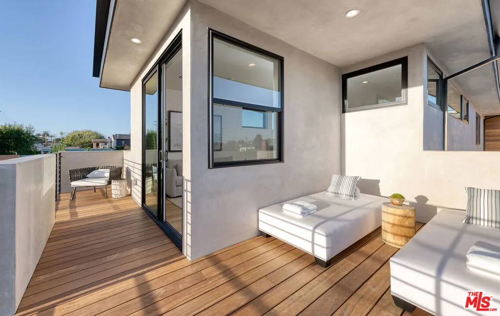 3985 Mclaughlin Avenue, Los Angeles, California 90066 home-pic-28